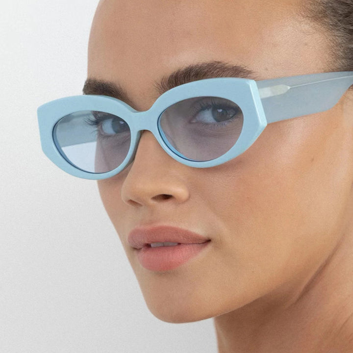Dame Cat-Eye solbriller i stilfullt plastdesign Skanto