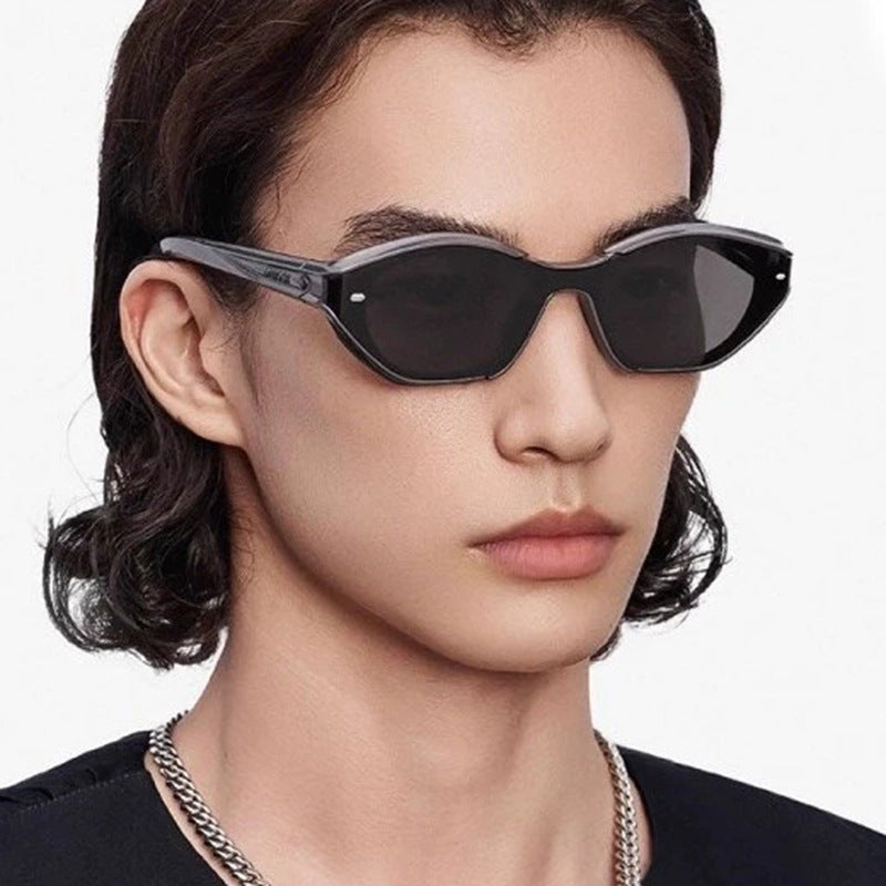 Dame moter Solbrille med moderne design og beskyttende UV-filter Skanto