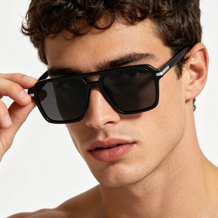 Dame firkantet solbrille med elegant gjennomsiktig ramme Skanto