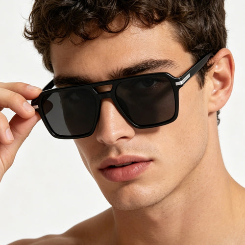 Dame firkantet solbrille med elegant gjennomsiktig ramme Skanto