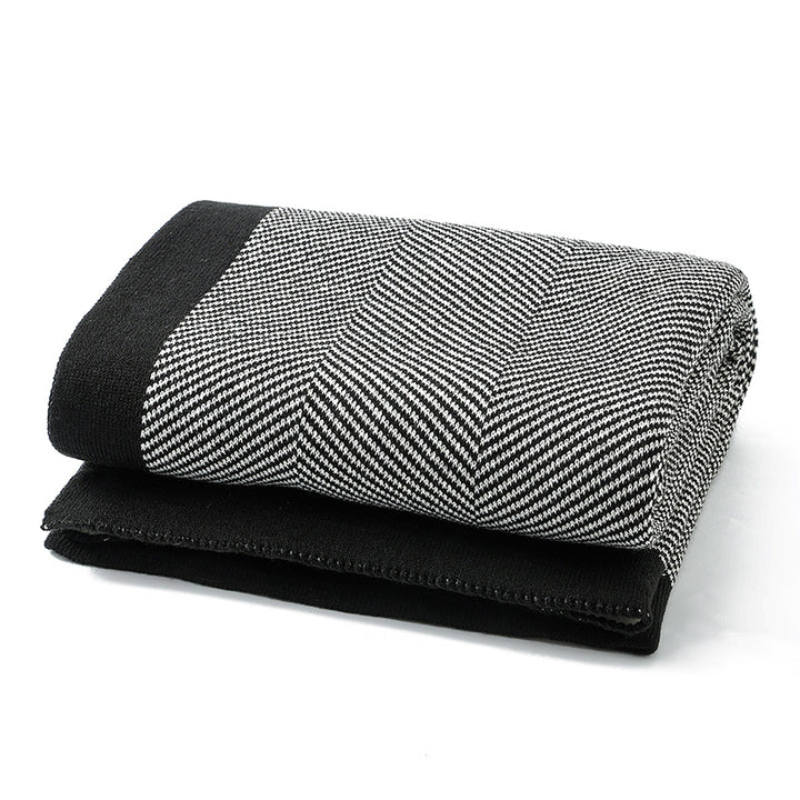 Kvinnelig Elegant Snuggle Blanket laget av Myk Strikk med Geometrisk Mønster Skanto