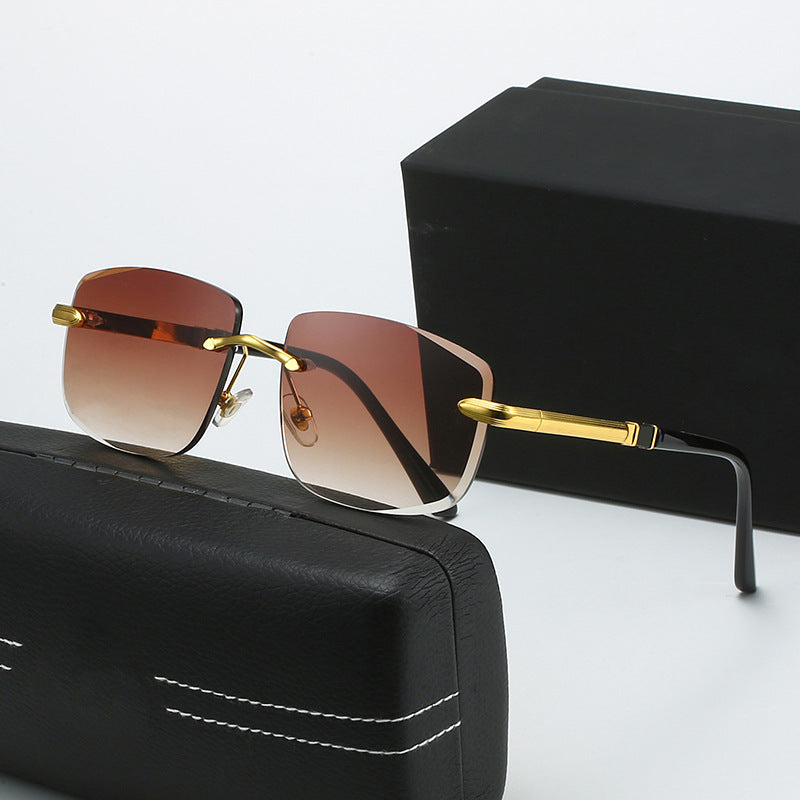 Dame kvadratisk solbrille med stilige plast- og metalldetaljer Skanto