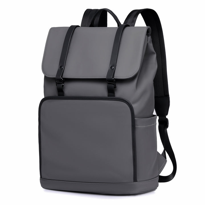 Romslig laptop-sekk med justerbare bæreremmer og vannavvisende materiale Skanto