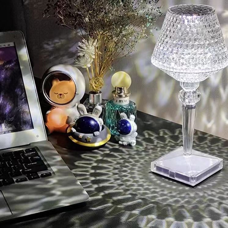 Liesbeth Crystal Lampe – Luksus Bordlampe med USB-ladefunksjon Skanto