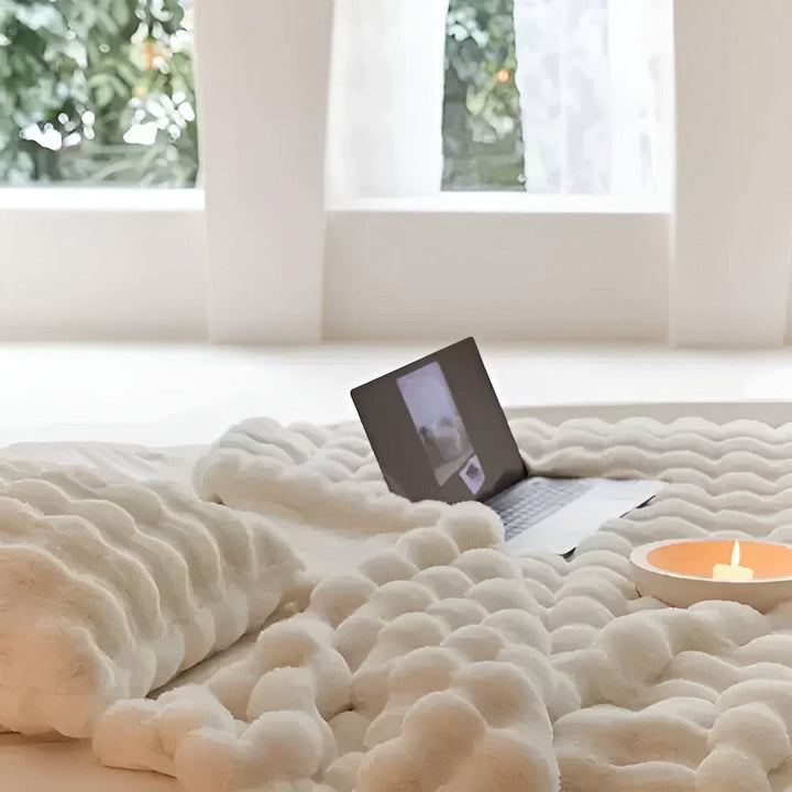 Flauschige Reisedecke aus Kunstfell – Weiche und waschbare Fleecedecke