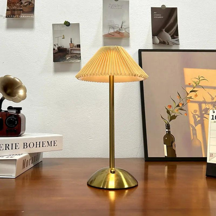 Skanto | LumaNord - Retro Skandinavisk Bordlampe