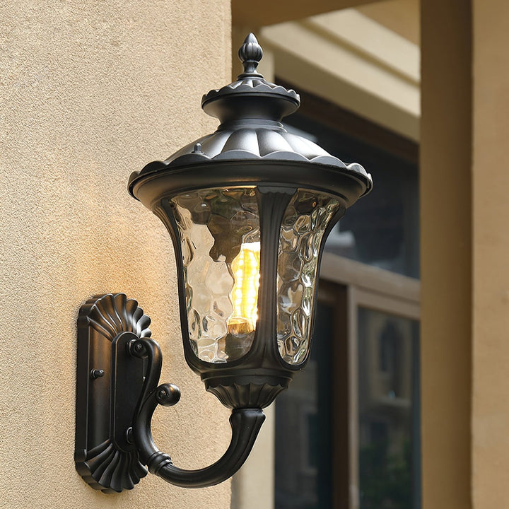 Skanto | Vanntett Retro Utendørs Vegglampe Frostet Glass