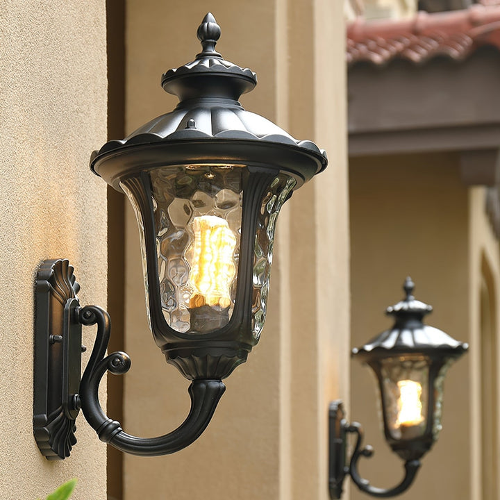 Skanto | Vanntett Retro Utendørs Vegglampe Frostet Glass