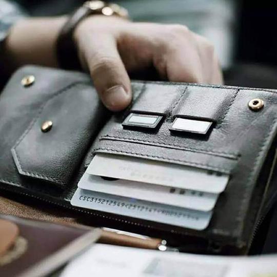 Men's Leather Passport Wallet with RFID Blocking | Skanto
