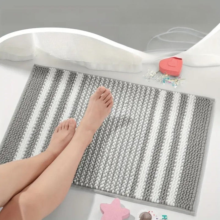 Skanto | Pebble-Knit Stripete Chenille Badmatte