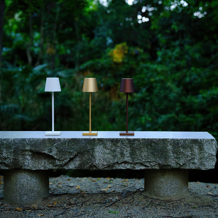 Skanto | PoldLight – Moderne LED Bordlampe med Lading Mulighet