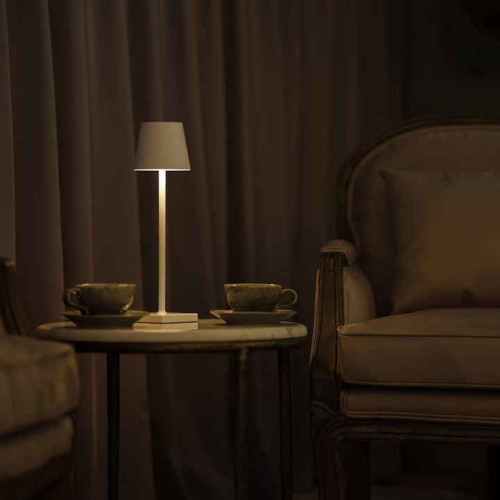 Skanto | PoldLight – Moderne LED Bordlampe med Lading Mulighet