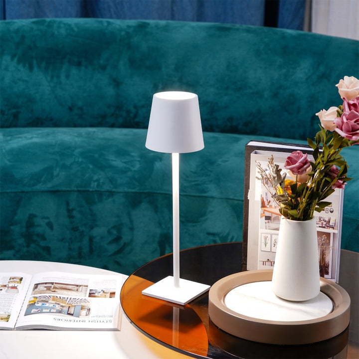 Skanto | PoldLight – Moderne LED Bordlampe med Lading Mulighet