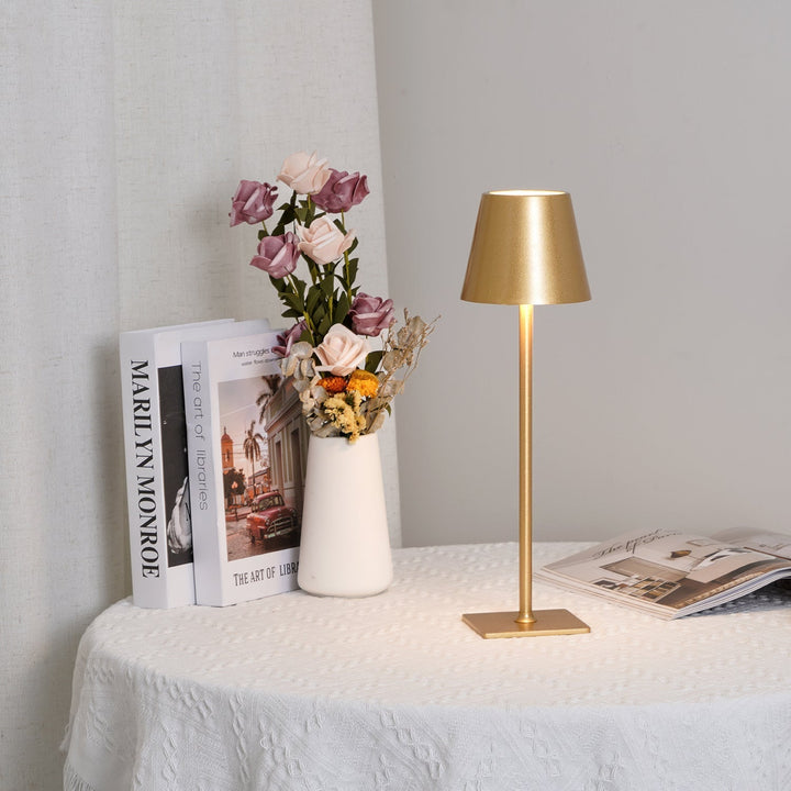 Skanto | PoldLight – Moderne LED Bordlampe med Lading Mulighet