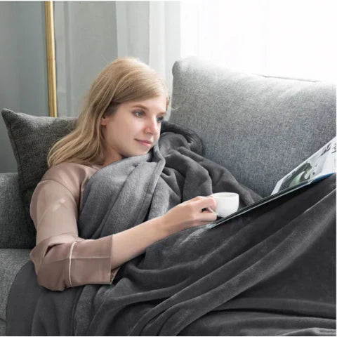 Skanto | CozyGuard Vanntett Teppe – Vendbart, Flekkbestandig & Myk Plysjdesign