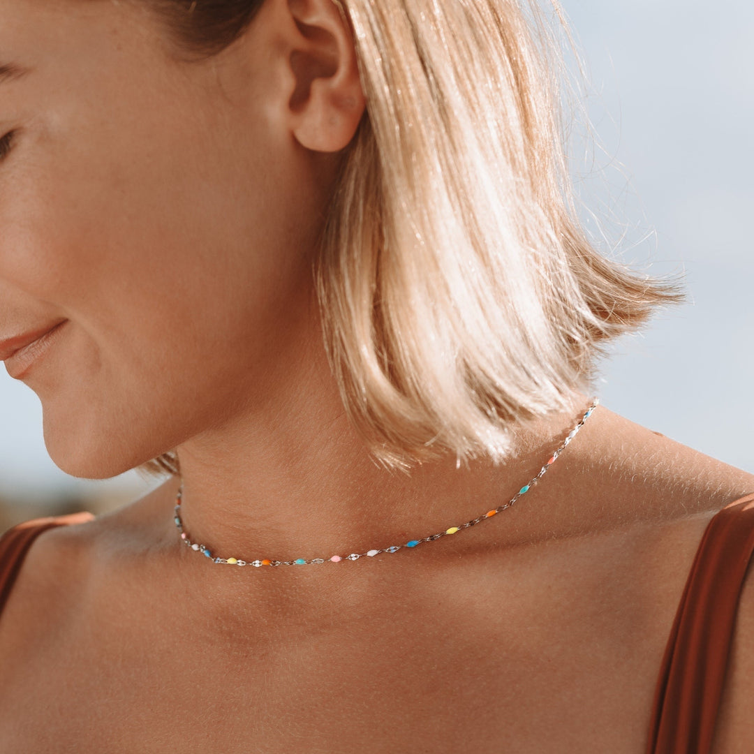 Skanto | Regnbue choker halskjede for hverdagsbruk