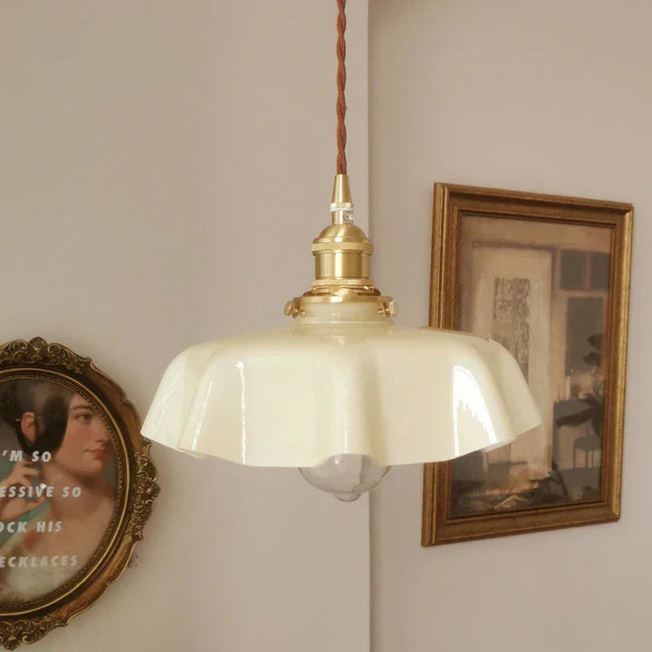 ArtisanGlow – Klassisk messing pendellampe for stilfull belysning
