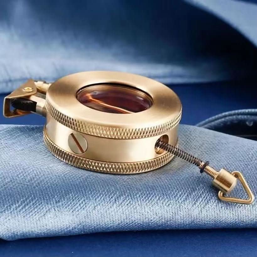 Skanto | Retro Metall Kerosene Lighter i Kompakt Vintage Design