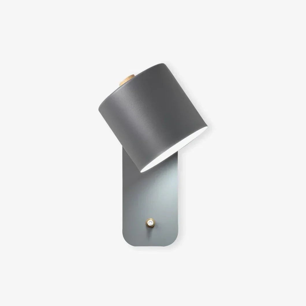 Skanto | Sylinderformet Vegglampe med Støpsel