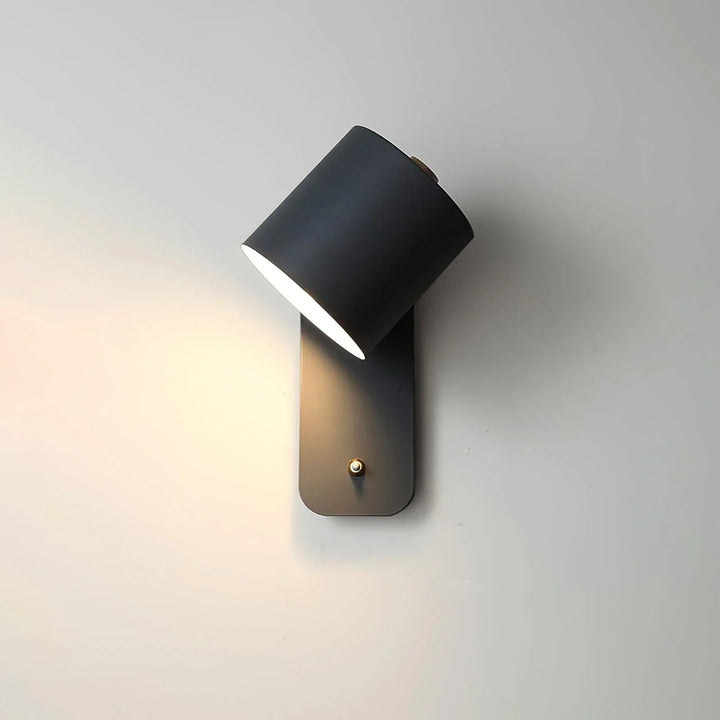 Skanto | Sylinderformet Vegglampe med Støpsel