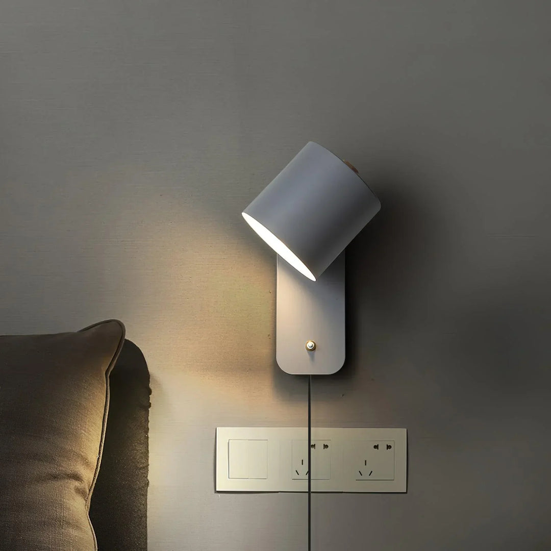 Skanto | Sylinderformet Vegglampe med Støpsel