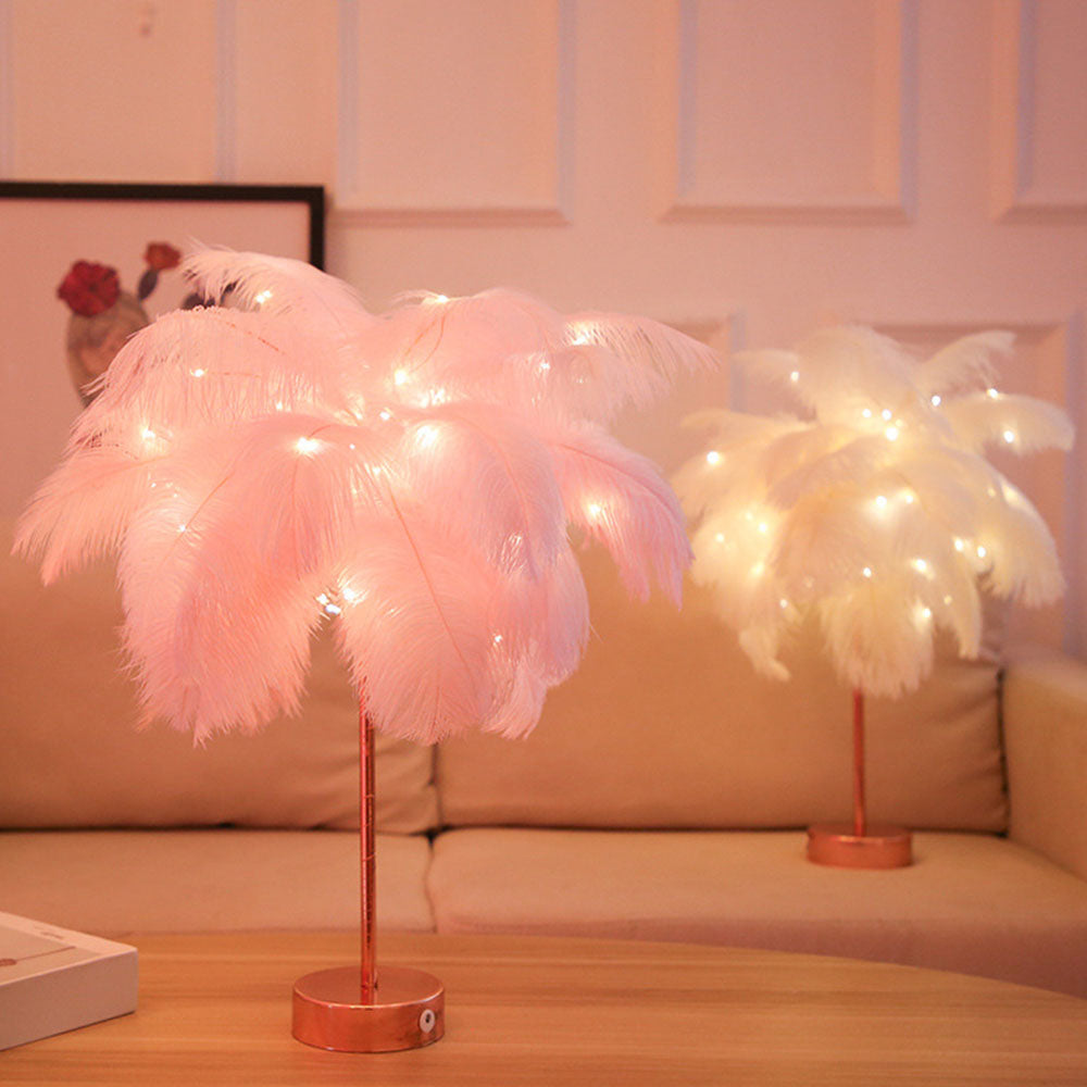Ostrich Night Light | Eccentrisk Lampe med Fjær & Roségull Base | Skanto