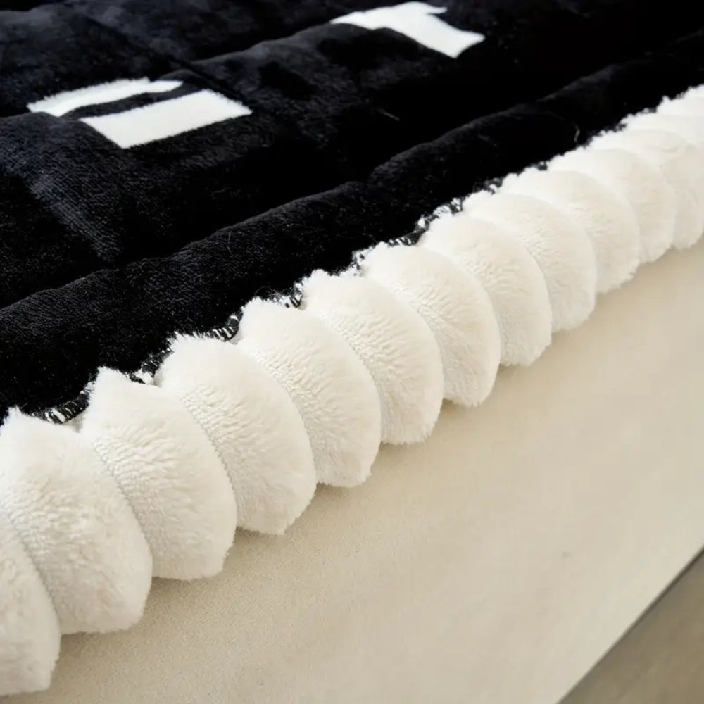 Skanto | Ruffled Cloud Edge Quilted Couch Cover