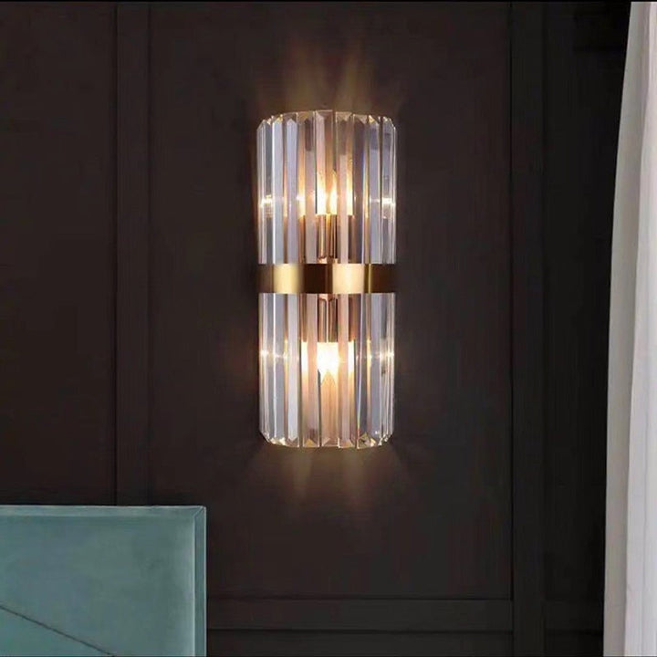 Skanto | GoldenGleam – Elegant Gullvegglampe med Varme Glød