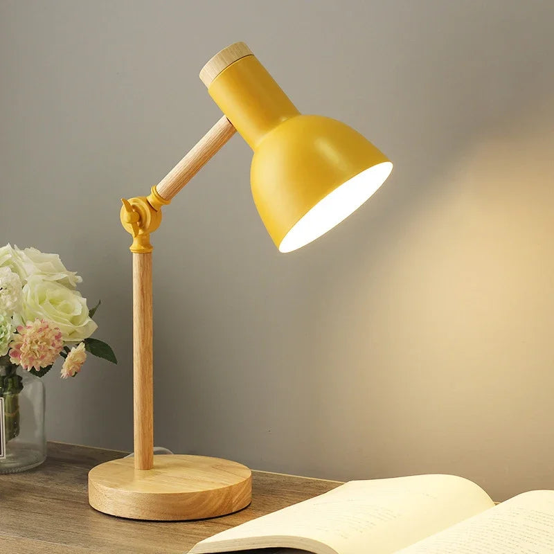 Skanto | Tre Justerbar Bordlampe | Nordisk Belysning