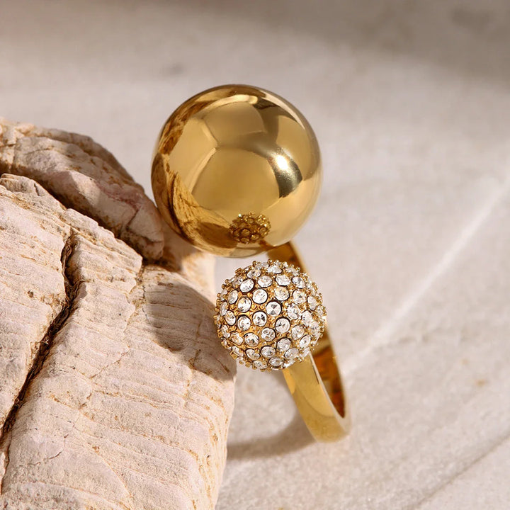Skanto | Asymmetrisk Diamant Aksetert Kule Ring