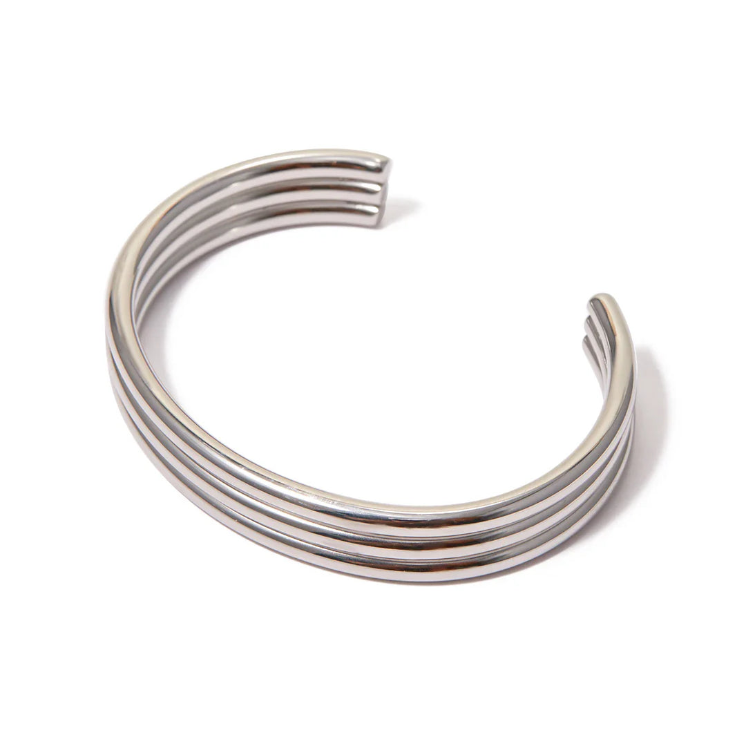 Skanto | 18k Triple Ribbed Bangle Bracelet