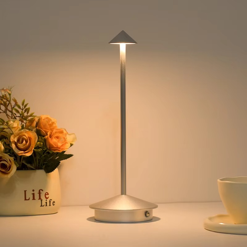 Skanto | Oppladbar berøringskontroll LED skrivebordslampe med 3 lysmodusere