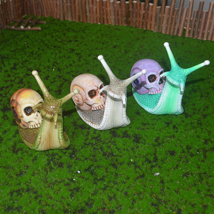 Skanto | Snail Skull Halloween Patio Skulptur