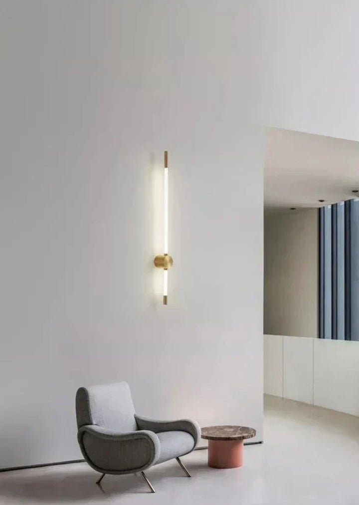 Skanto | AstraBeam – Vertikal LED Vegglampe for Moderne Interiør