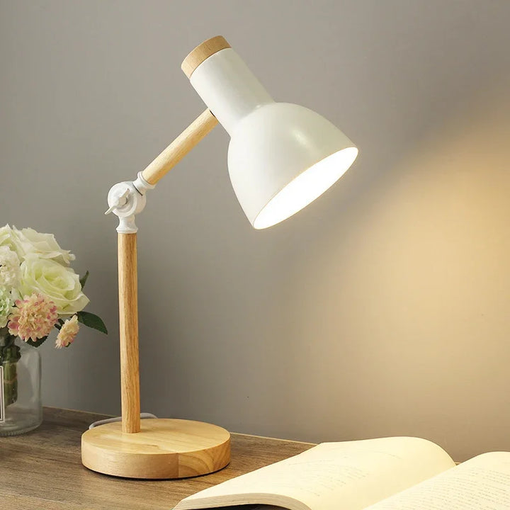 Skanto | Tre Justerbar Bordlampe | Nordisk Belysning
