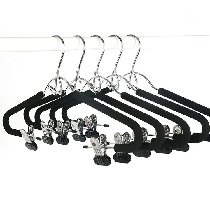 Skanto | Plassbesparende Design Stable Kleshengerset
