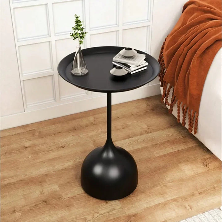 Skanto | Skandinavisk Rund Sidebord av Metall