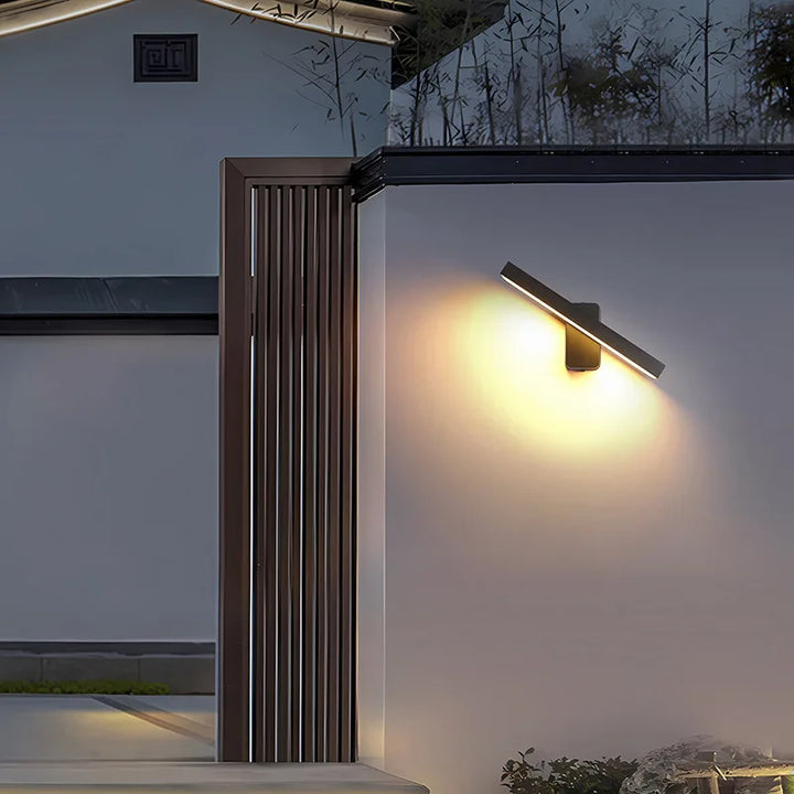 Skanto | LED Utendørs Vegglampe VarioLux | Bevegelsessensor & IP65 | Rotérbar | 30–50 cm
