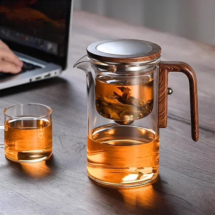 Glasstekanne med trehåndtak – filter med ett klikk | Ideell for løs te og Pu-erh-te