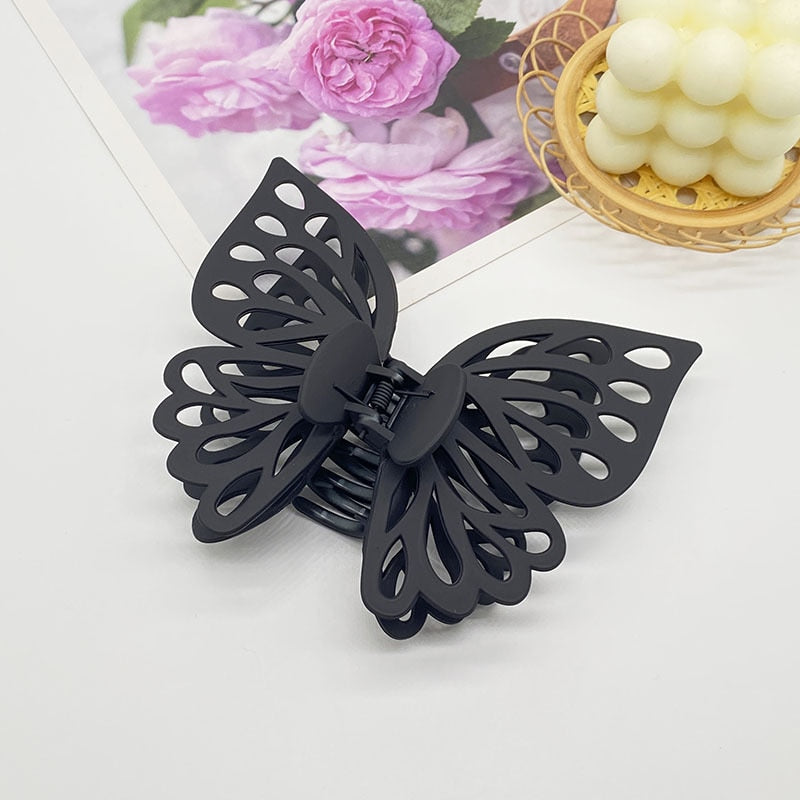 Skanto | Oversized Butterfly Hair Claws