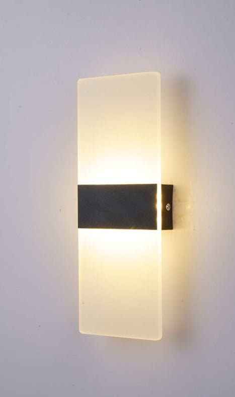 Skanto | SoftBeam – Strømlinjeformet Vegglampe Perfekt for Soverom