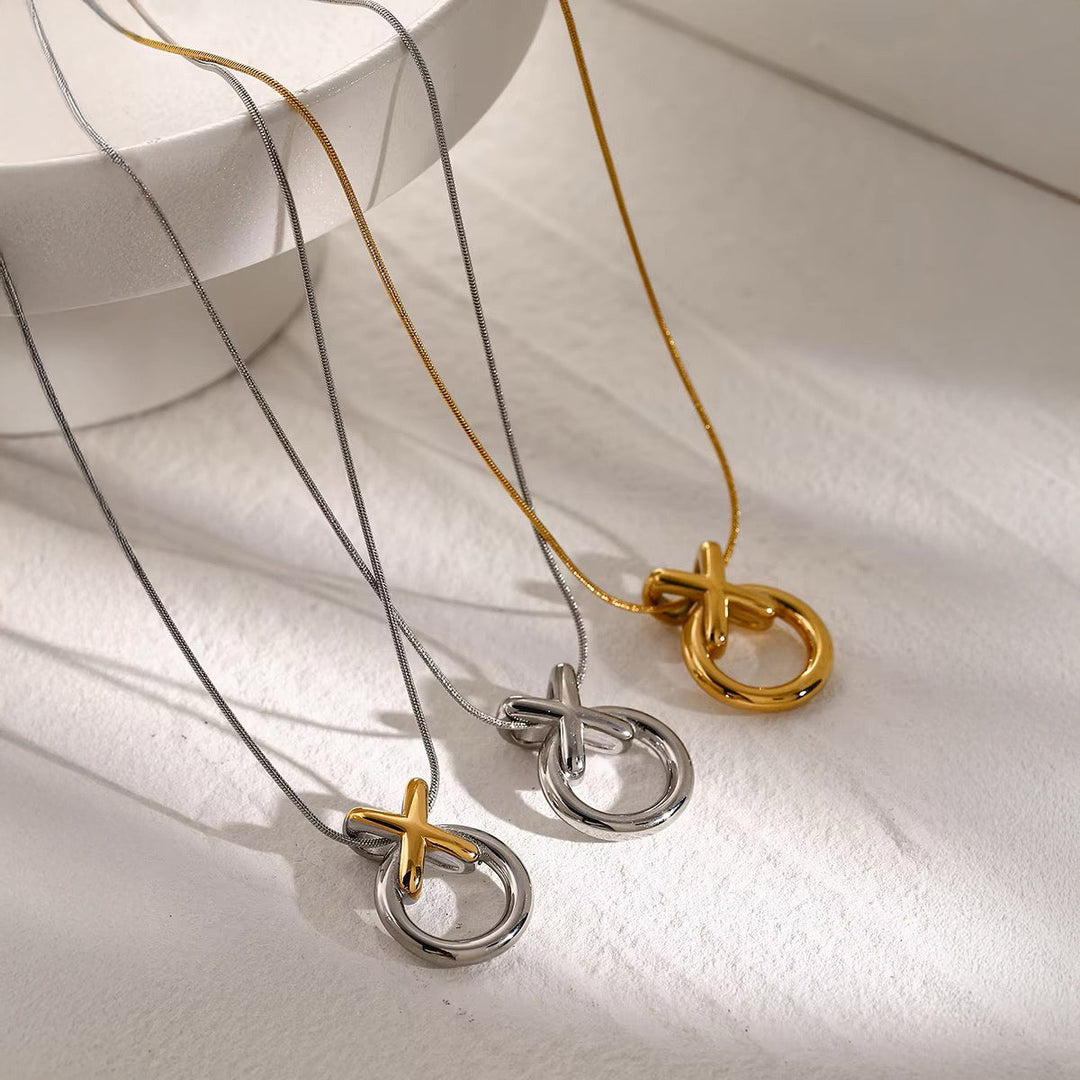 Skanto | Elegant XO Sammenflettet Halskjede