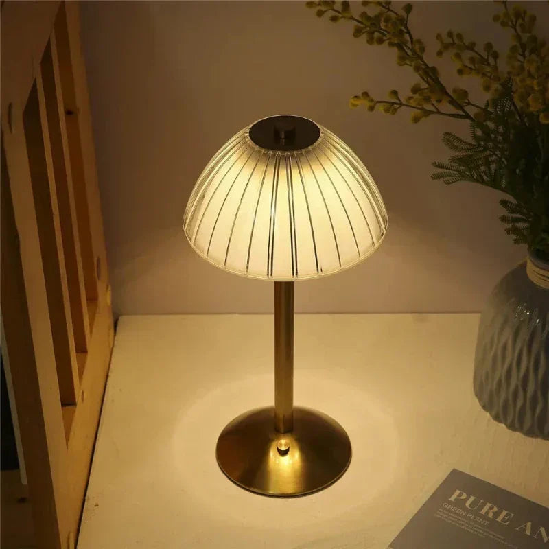 Skanto | Trådlampe med LED og tre fargemodi samt dimmefunksjon