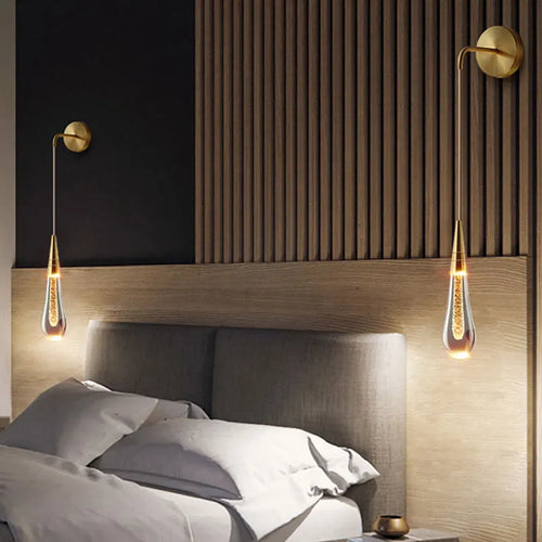 Skanto | Elegant Vegglampe med Funksjonelle Krystaller