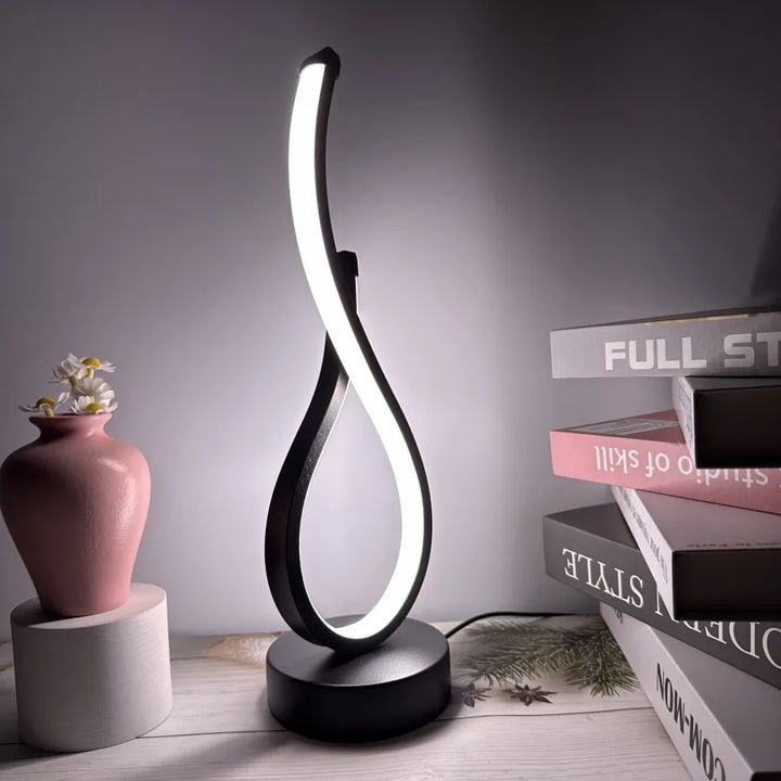 Skanto | Lumoara LED bordlampe | Dimmbar | 3 lysefarger | Moderne design
