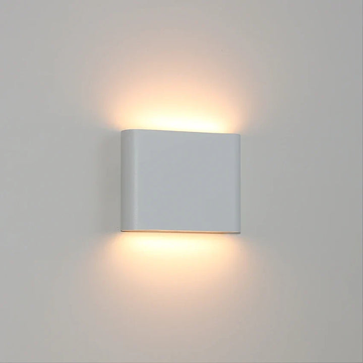 Værbestandig LED vegglampe, Robust dekorativ vegglampe for innendørs og utendørs bruk | Skanto