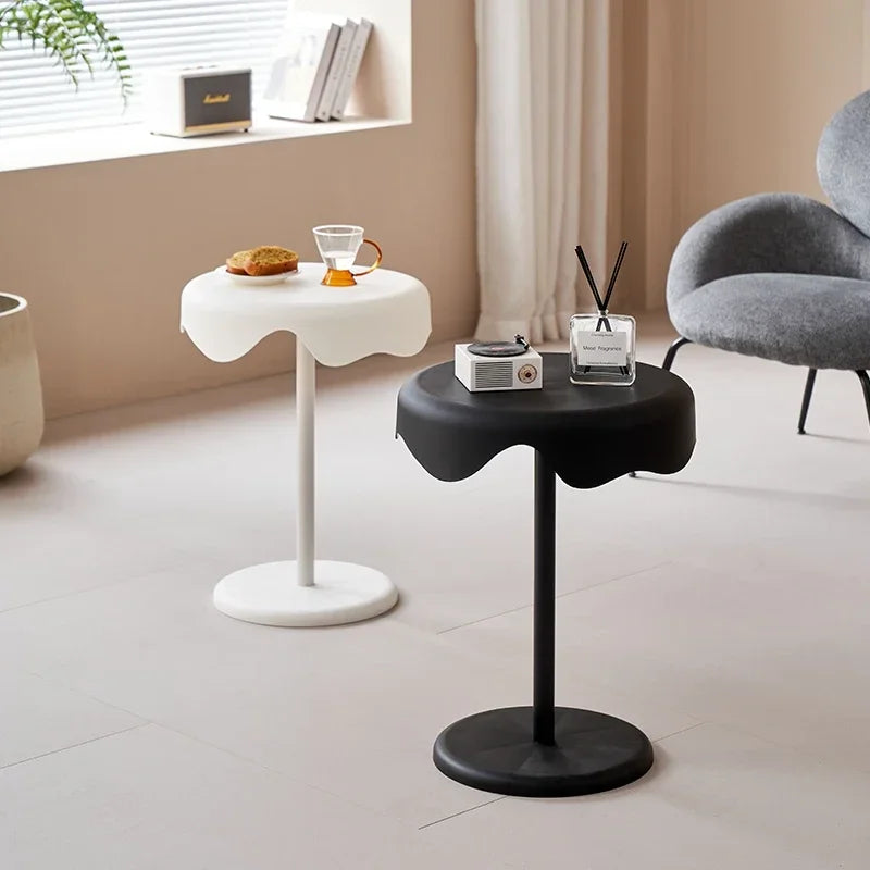 Skanto | Liten Sidesofe med Minimalistisk Design for Stue og Soverom