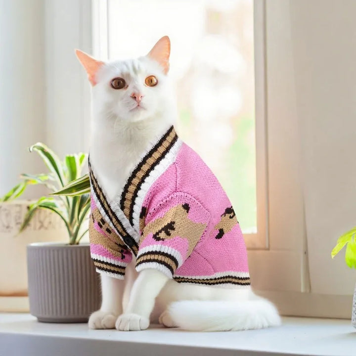 Hundekardigan laget av strikket varmt og stripet Skanto