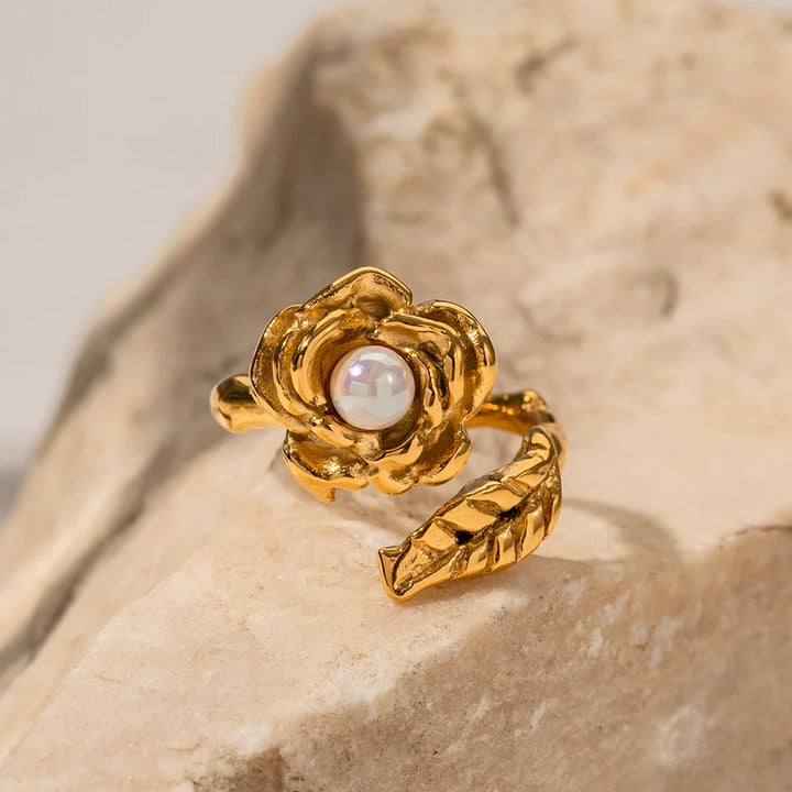 Skanto | Justerbar Perle Camellia Blomster Ring