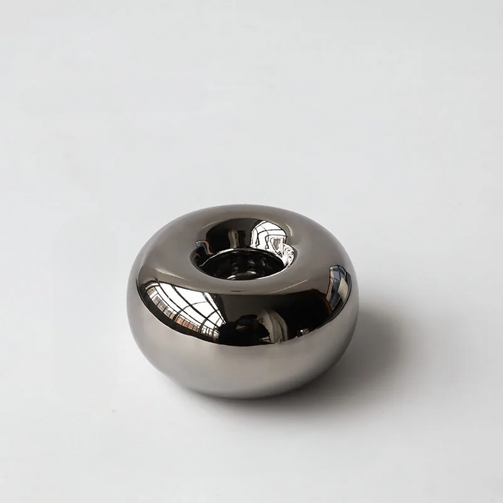 Elegant Sølv Stearinlys Holder med Minimalistisk Design | Skanto